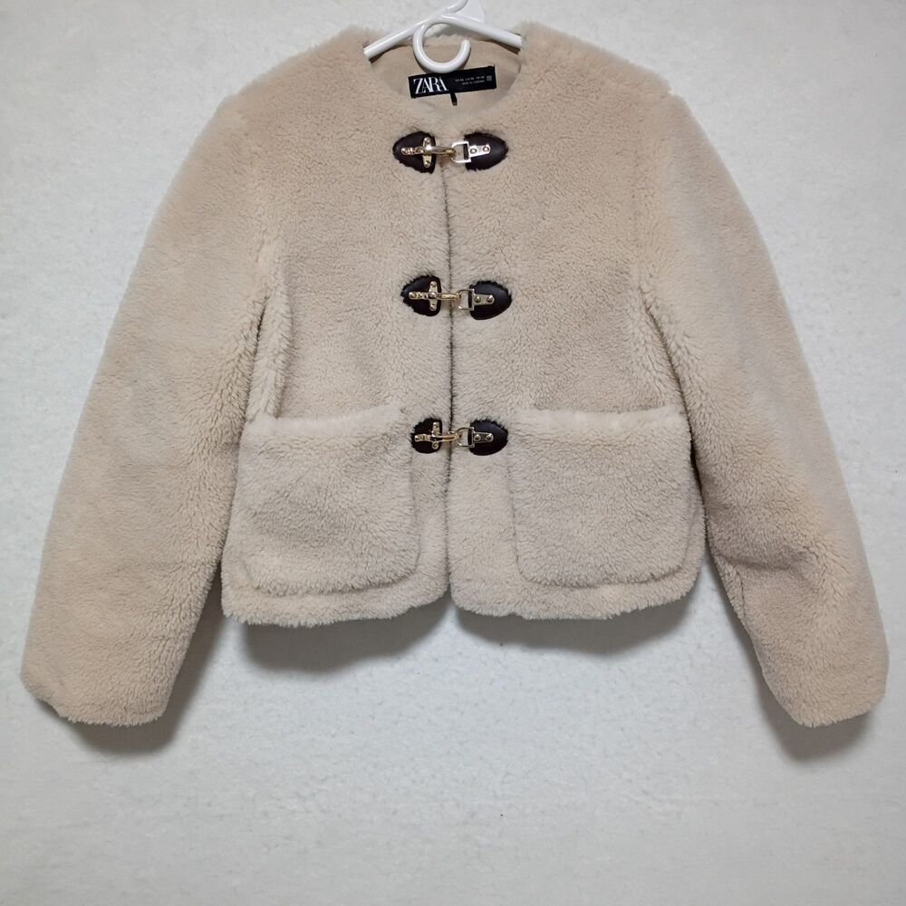 ZARA WOMAN FAUX SHEARLING Cropped Jacket CARABINER Closure XS Warm Oversized